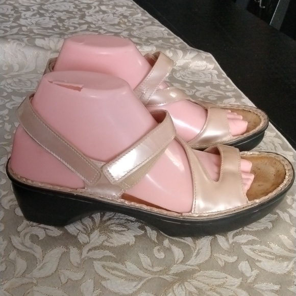 Naot Shoes - NAOT SANDALS